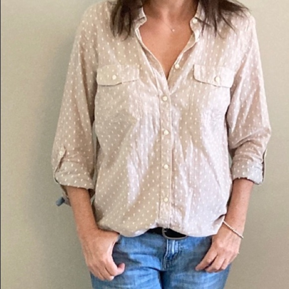 Cute beige summer shirt- gently used